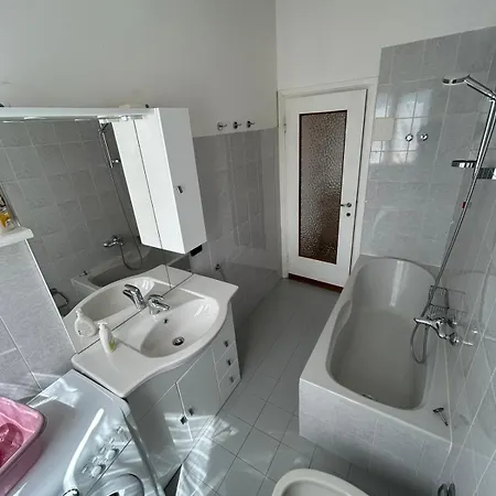 Apartment Dolce - Fantastic View -free Wi-fi & Late Check-out